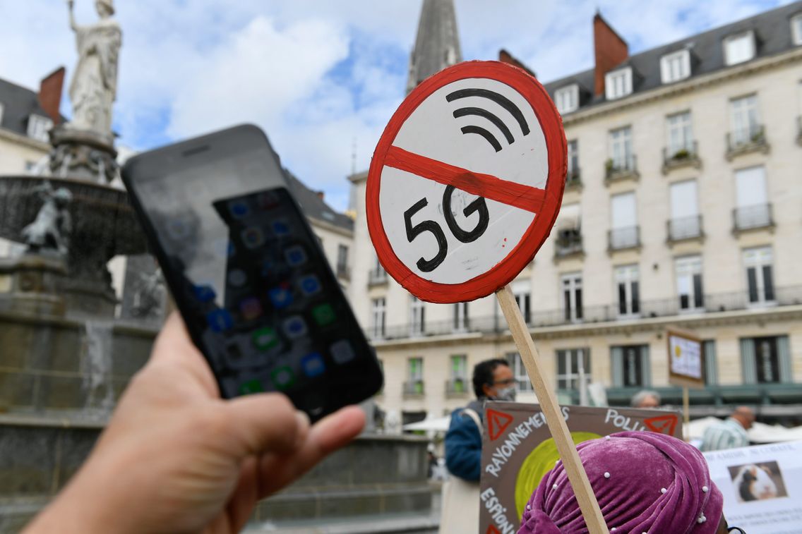 Qui sont les « anti 5G » qui se mobilisent sur le web ? – France Inter